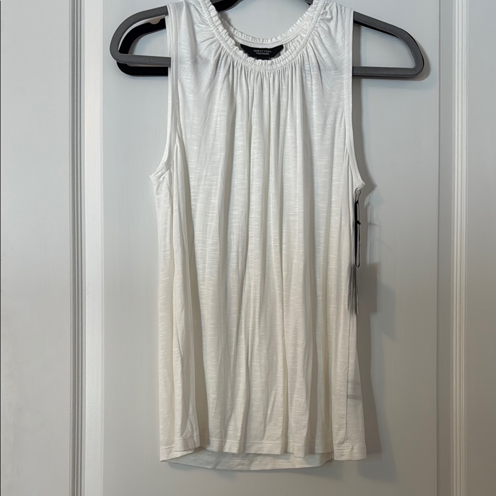 Simply Vera Vera Wang Cream Pleated Sleeveless Tank Top